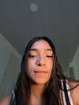 Bellafr online show from December 23, 2024, 11:06 pm