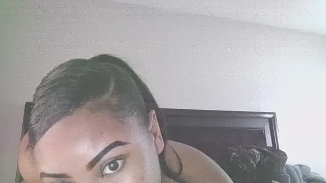 Snapshot of creamdreammmm chatting on October 7, 2025, 3:36 am creamdreammmm online show from October 7, 2025, 3:36 am