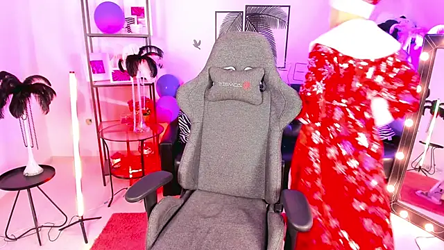 ReiYosimoto online show from December 27, 2024, 2:54 pm