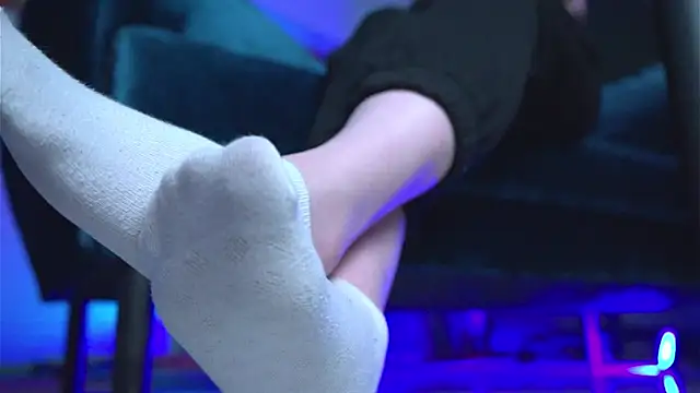 ReiYosimoto online show from January 6, 2025, 2:58 pm