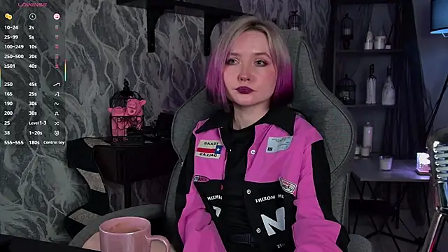 ReiYosimoto online show from April 18, 2026, 1:15 pm