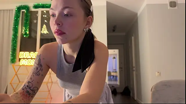 Snapshot of Aliceimhorny chatting on December 10, 2024, 12:27 pm Aliceimhorny online show from December 10, 2024, 12:27 pm