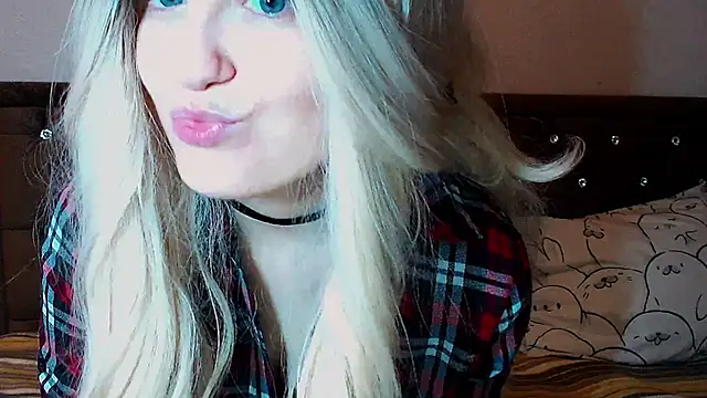 Snapshot of Sara4uu chatting on November 30, 2025, 2:21 pm Sara4uu online show from November 30, 2025, 2:21 pm