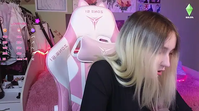 Evie Ro online show from December 16, 2024, 9:20 pm