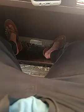 u wan me online show from March 8, 2025, 9:39 am