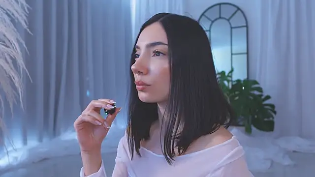 AmyArmstrong online show from November 21, 2025, 9:35 pm