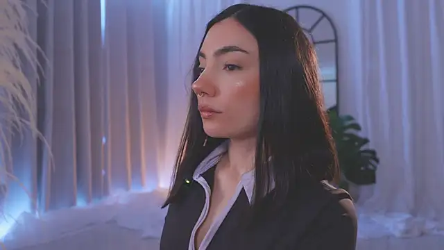 AmyArmstrong online show from November 23, 2025, 2:50 pm