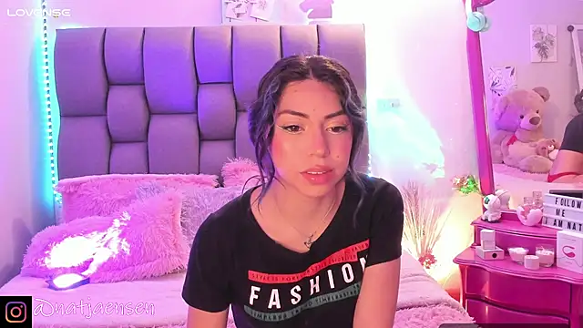 natalie jaensen online show from December 9, 2024, 11:34 pm