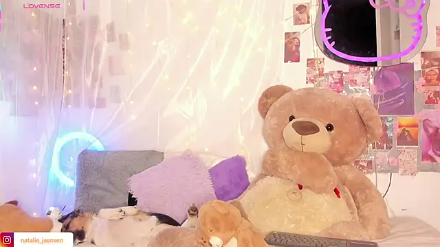 natalie jaensen online show from February 3, 2026, 10:59 pm