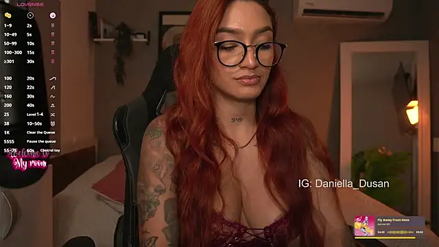 DaniDusan  online show from January 20, 2025, 10:26 pm