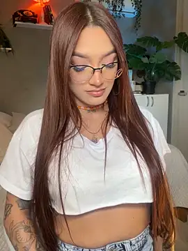 DaniDusan  online show from October 3, 2025, 4:15 pm