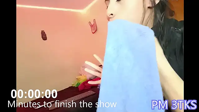 Snapshot of Monse_n_Mont chatting on December 3, 2024, 4:03 am Monse n Mont online show from December 3, 2024, 4:03 am