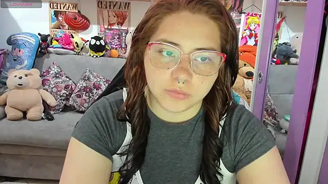 soficammy online show from September 15, 2025, 9:04 pm