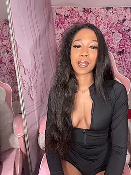 Snapshot of mismialove chatting on March 12, 2026, 12:28 am mismialove online show from March 12, 2026, 12:28 am