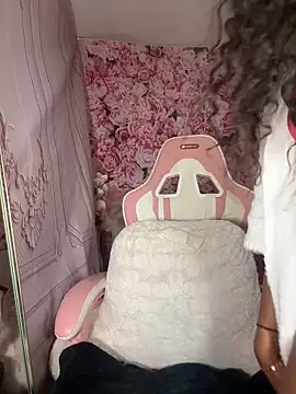 Snapshot of mismialove chatting on March 16, 2026, 11:03 am mismialove online show from March 16, 2026, 11:03 am