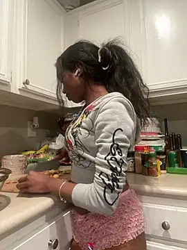 Snapshot of mismialove chatting on April 16, 2026, 3:07 am mismialove online show from April 16, 2026, 3:07 am