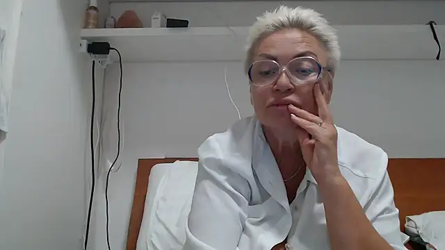 LindaL online show from June 30, 2026, 11:00 am