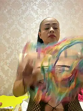 Snapshot of sofia_xxx02 chatting on October 6, 2025, 12:02 pm sofia xxx02 online show from October 6, 2025, 12:02 pm