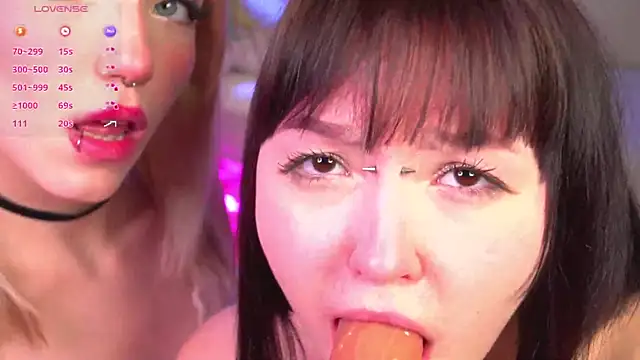 Snapshot of Wildneck chatting on January 7, 2025, 10:19 pm Wildneck online show from January 7, 2025, 10:19 pm