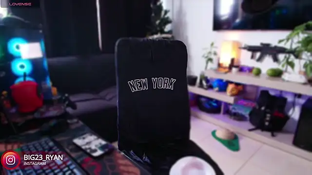 bigryann23 online show from January 12, 2025, 6:59 pm